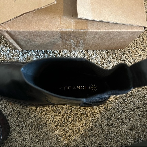 Tory Burch WOMEN'S SQUARE TOE LEATHER CHELSEA BOOTS IN PERFECT BLACK Size 9.5 - Picture 10 of 13